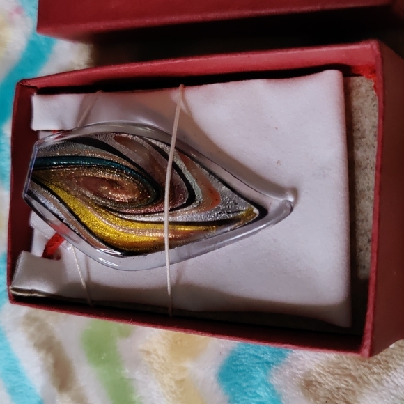 11. Made in Italy Murano Glass Necklace on Leather Cord - Picture 4 of 4